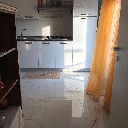 Stop&Go, Camere Condivise Udine Exterior foto