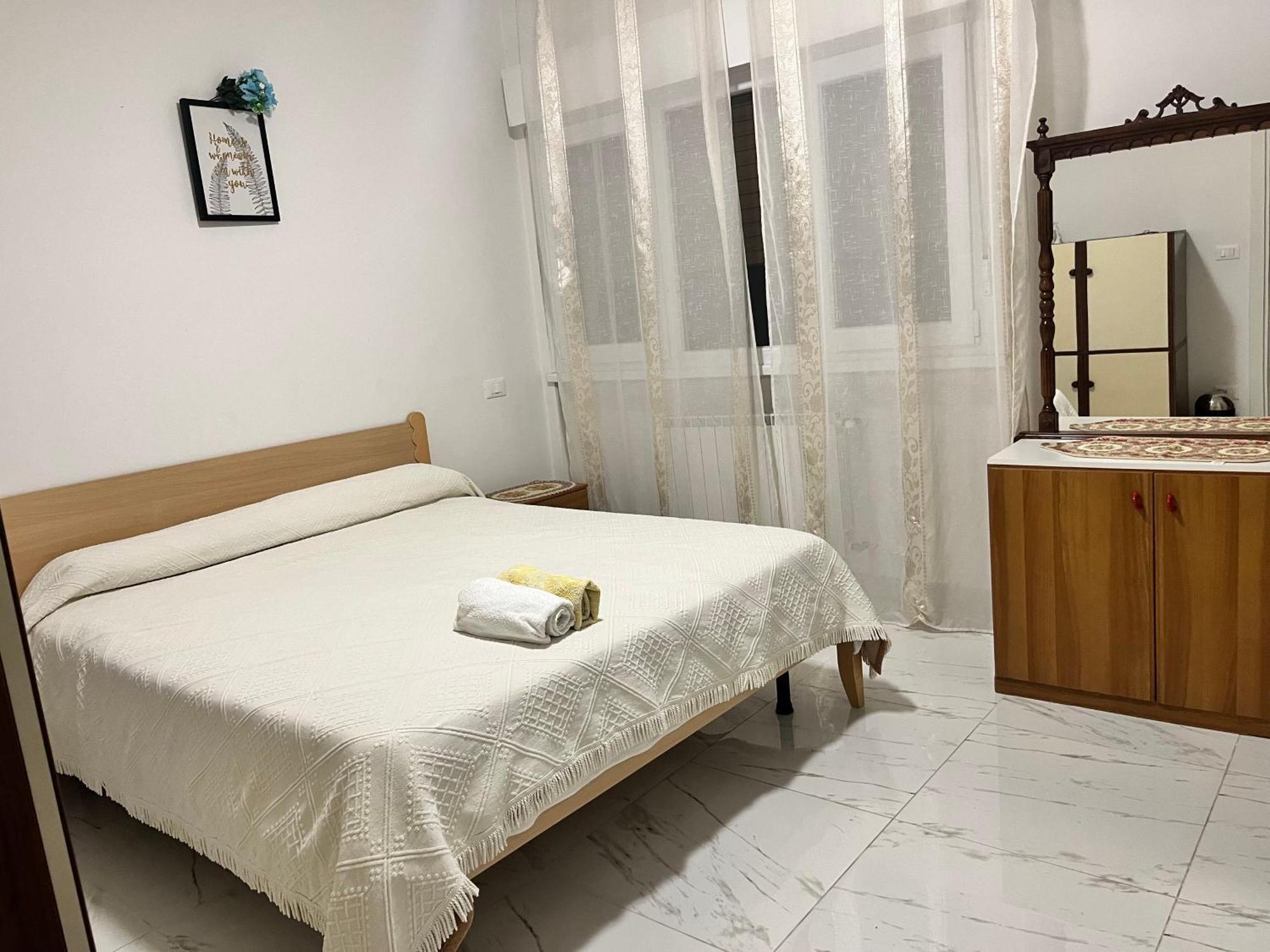 Stop&Go, Camere Condivise Udine Exterior foto