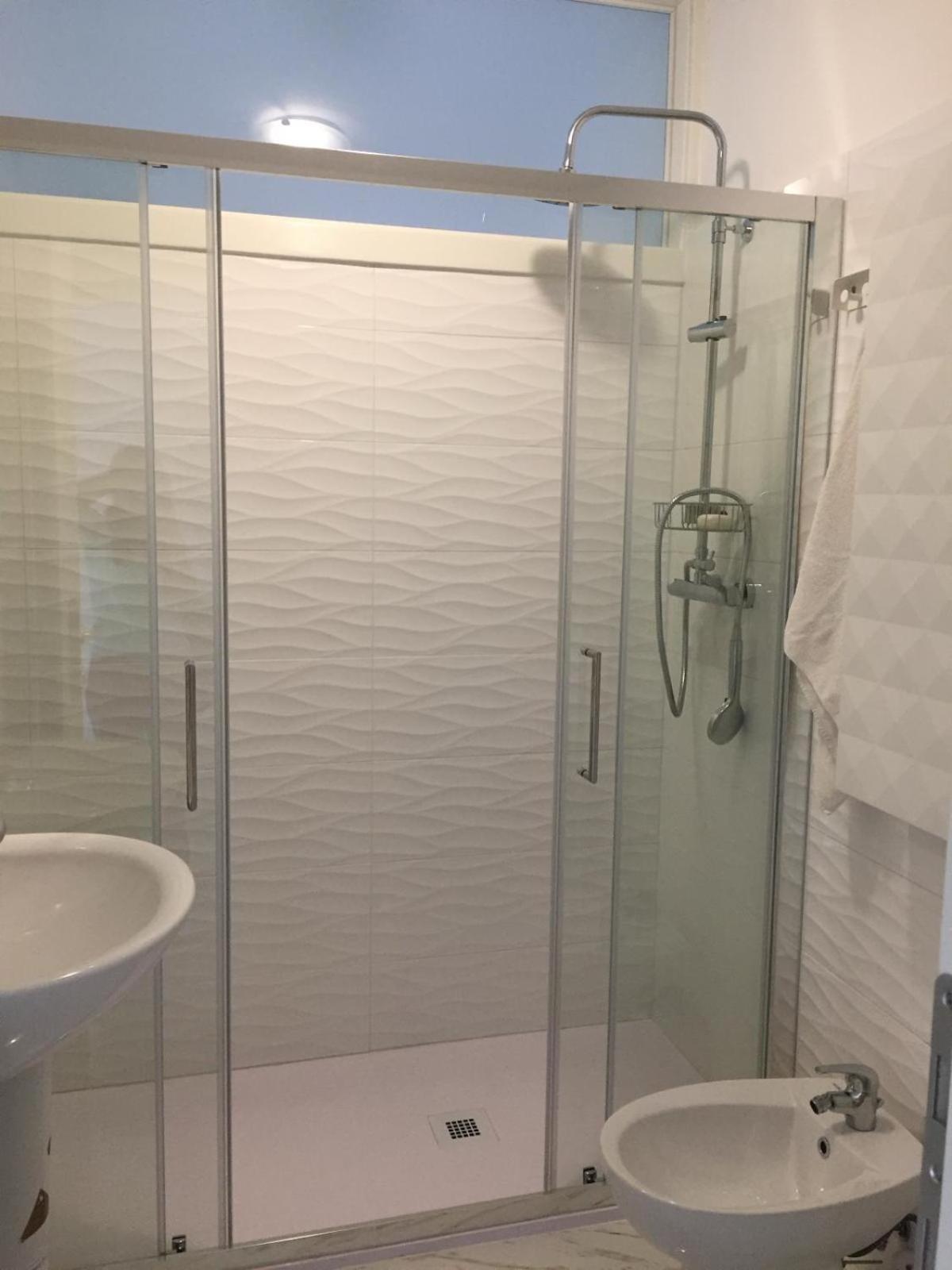 Stop&Go, Camere Condivise Udine Exterior foto